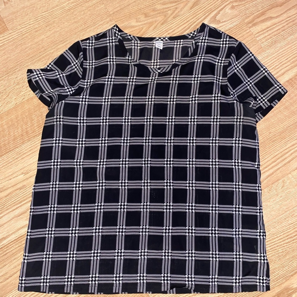 Old Navy Black and White Plaid Short Sleeve Tee